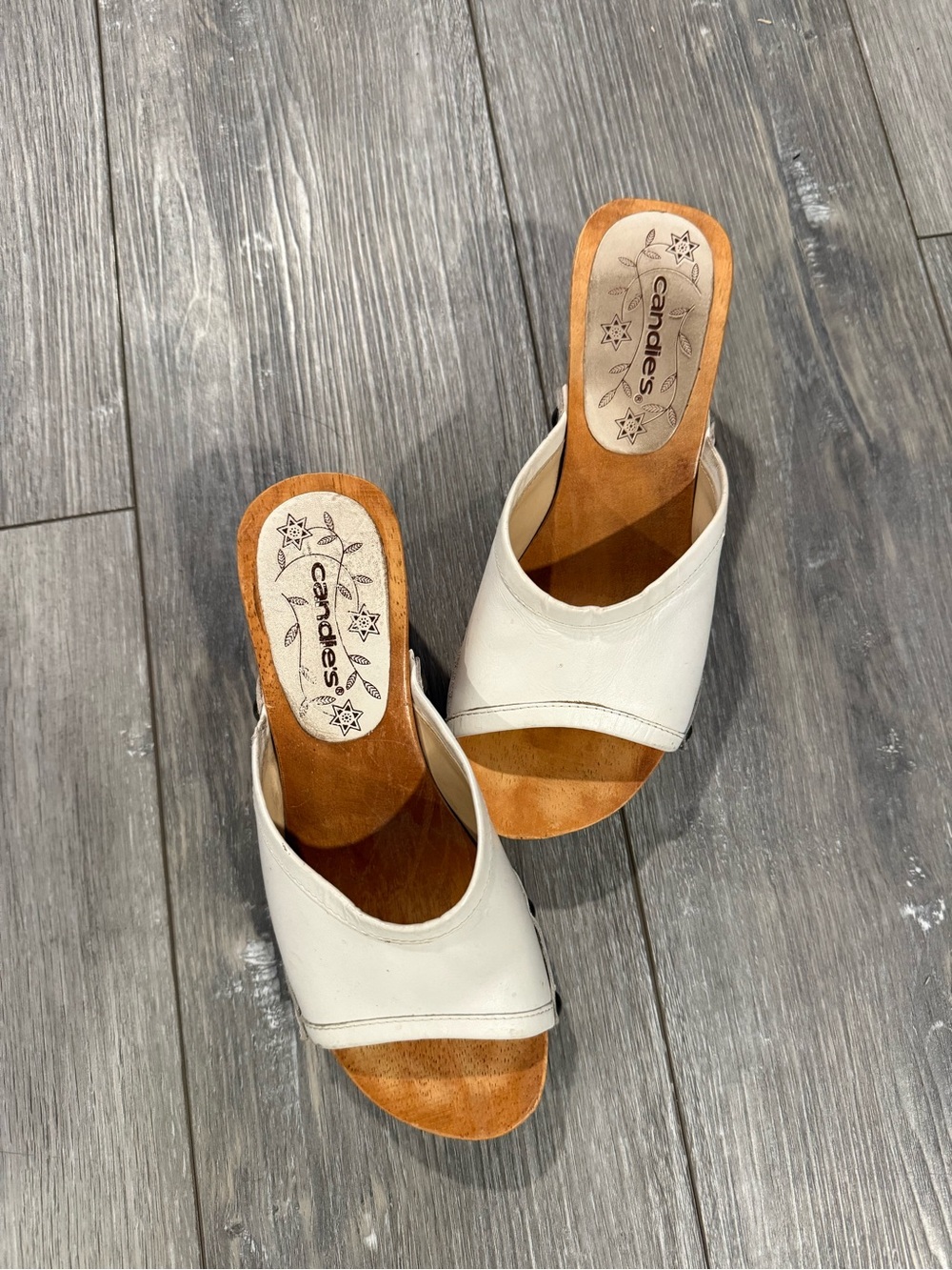 Vintage Y2K Candie’s White Leather Wooden Clogs Size 7 M